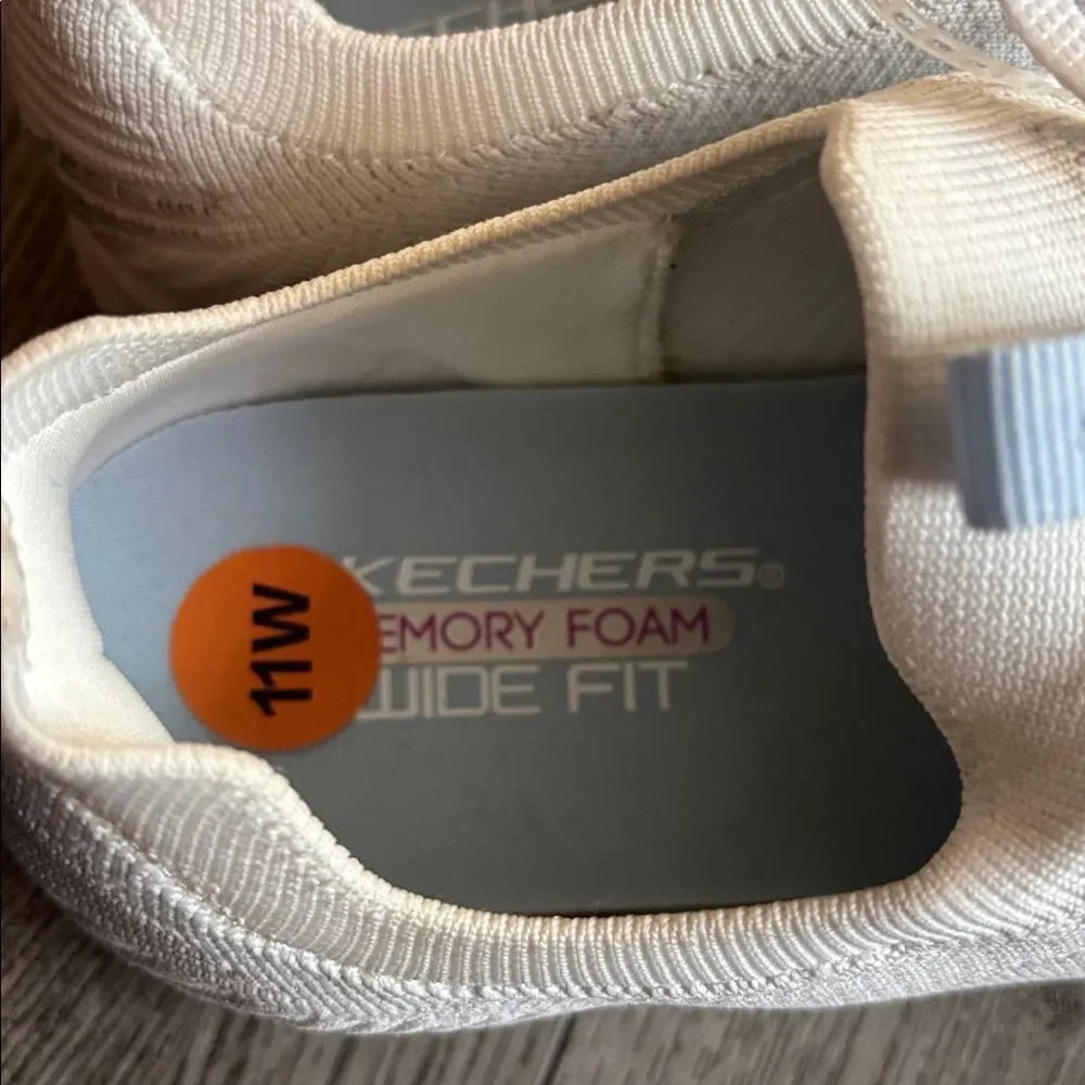 Skechers White and Light Blue Knit Sneakers memory foam wide fit shoes - Picture 8 of 9
